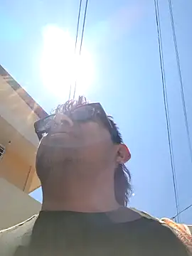 GusssHOT online show from April 2, 2026, 5:54 pm