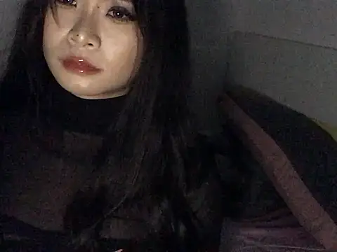 sukilove1992 online show from April 16, 2026, 5:58 pm