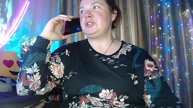 amorelara online show from July 13, 2026, 12:08 pm