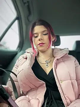 RiriRoseey online show from December 5, 2025, 8:45 am