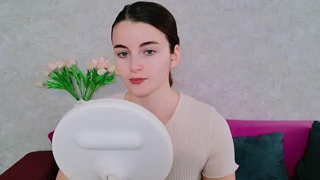 Snapshot of Miss_Arwen chatting on November 12, 2025, 5:41 am Miss Arwen online show from November 12, 2025, 5:41 am