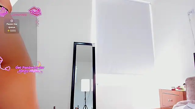 quimeralady online show from November 15, 2025, 4:14 pm