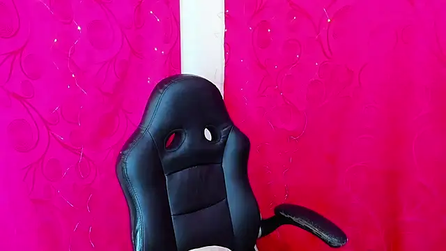 Snapshot of goldenbubble__ chatting on January 13, 2026, 3:01 am goldenbubble online show from January 13, 2026, 3:01 am