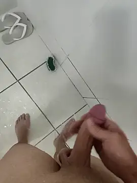 Snapshot of Amauri95 chatting on February 16, 2026, 9:22 pm Amauri95 online show from February 16, 2026, 9:22 pm