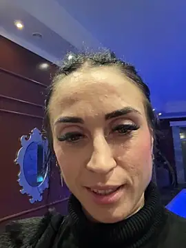 Snapshot of Mona_da chatting on March 10, 2025, 12:18 am Mona da online show from March 10, 2025, 12:18 am