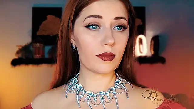 MissBeverlyMills online show from November 27, 2025, 4:14 am