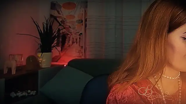 Snapshot of MissBeverlyMills chatting on March 1, 2026, 6:10 pm MissBeverlyMills online show from March 1, 2026, 6:10 pm