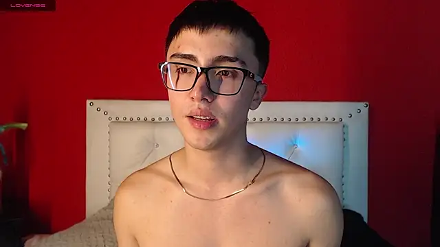 santi-fabulous online show from December 30, 2024, 4:42 am