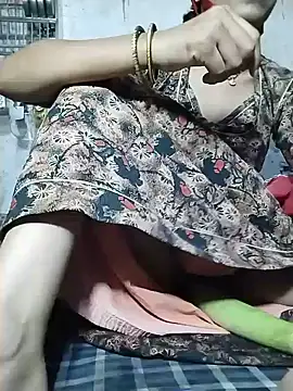 Snapshot of Anushka_Ji chatting on May 17, 2026, 7:28 am Anushka Ji online show from May 17, 2026, 7:28 am