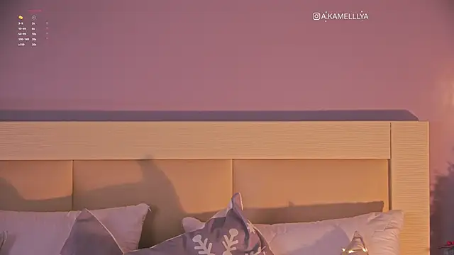 Snapshot of iKamelllya chatting on January 9, 2025, 2:51 pm iKamelllya online show from January 9, 2025, 2:51 pm