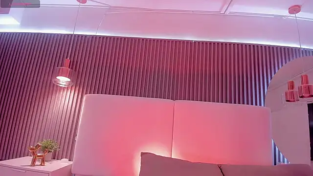 Megan-holly online show from April 17, 2026, 4:10 pm