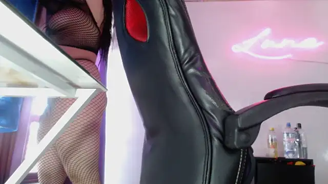 Snapshot of Lina23_ chatting on November 28, 2025, 2:42 pm Lina23 online show from November 28, 2025, 2:42 pm