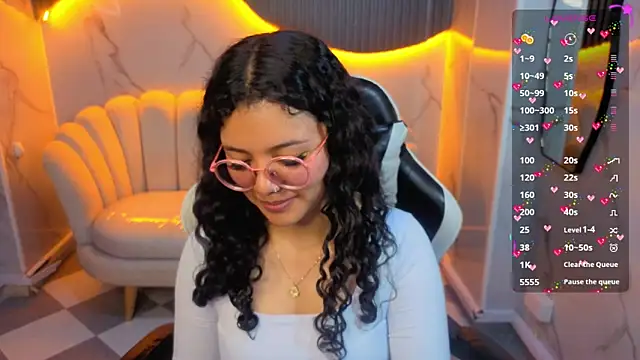 victoria castillo b online show from February 25, 2026, 7:45 pm