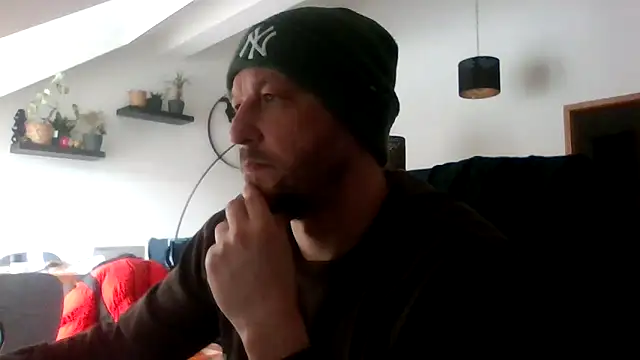 Snapshot of BennyLommy chatting on February 6, 2026, 10:51 am BennyLommy online show from February 6, 2026, 10:51 am