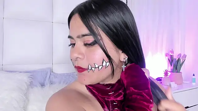 Snapshot of atena_hill chatting on January 22, 2025, 2:48 am atena hill online show from January 22, 2025, 2:48 am