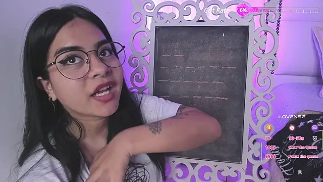 Snapshot of atena_hill chatting on February 20, 2025, 10:48 pm atena hill online show from February 20, 2025, 10:48 pm