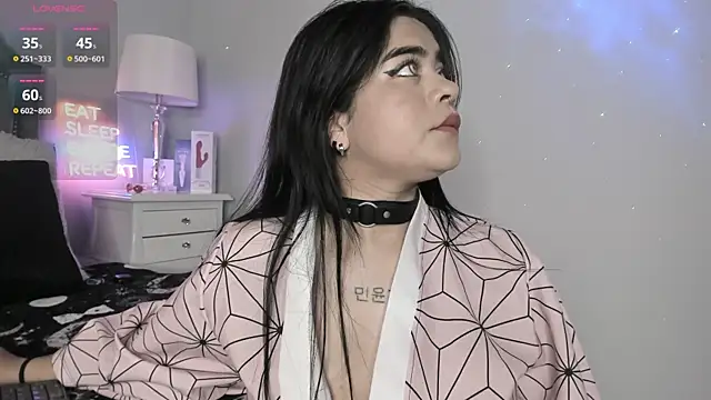 Snapshot of atena_hill chatting on September 12, 2025, 7:25 pm atena hill online show from September 12, 2025, 7:25 pm