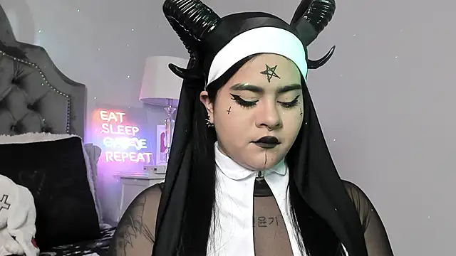 Snapshot of atena_hill chatting on October 25, 2025, 7:41 pm atena hill online show from October 25, 2025, 7:41 pm