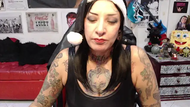 Snapshot of Rollyderolandia666 chatting on December 7, 2024, 10:06 pm Rollyderolandia666 online show from December 7, 2024, 10:06 pm
