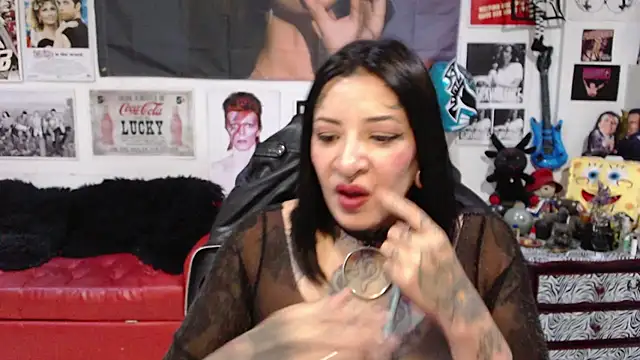 Snapshot of Rollyderolandia666 chatting on February 12, 2025, 10:26 pm Rollyderolandia666 online show from February 12, 2025, 10:26 pm