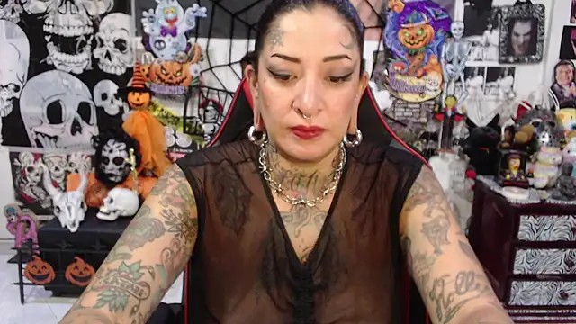 Rollyderolandia666 online show from October 17, 2025, 9:50 pm