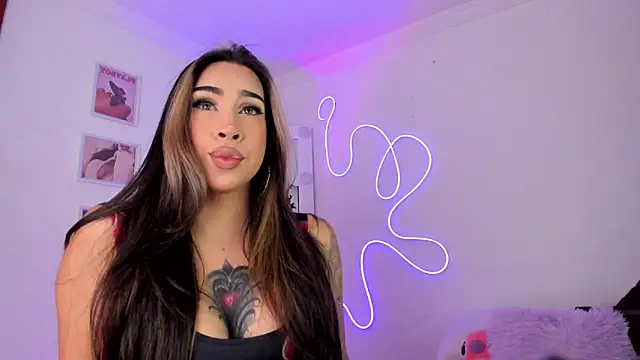 Snapshot of JulietaBomGV chatting on September 10, 2025, 3:28 am JulietaBomGV online show from September 10, 2025, 3:28 am