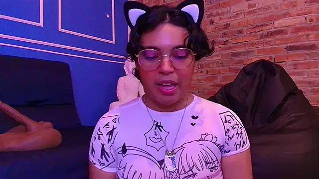 Emmapark  online show from November 27, 2025, 7:16 pm