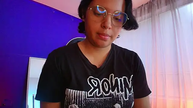 Emmapark  online show from January 31, 2026, 7:23 pm