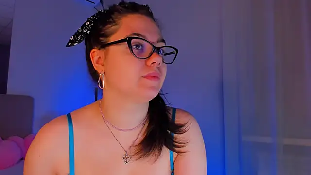 Snapshot of SelenaaSky chatting on December 6, 2024, 1:33 pm SelenaaSky online show from December 6, 2024, 1:33 pm