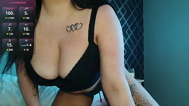 Layla UK online show from March 18, 2025, 10:46 am