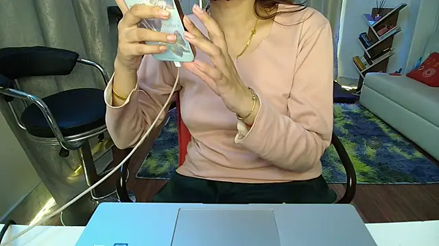 Snapshot of Jen_jennyy1 chatting on November 26, 2025, 3:29 am Jen jennyy1 online show from November 26, 2025, 3:29 am