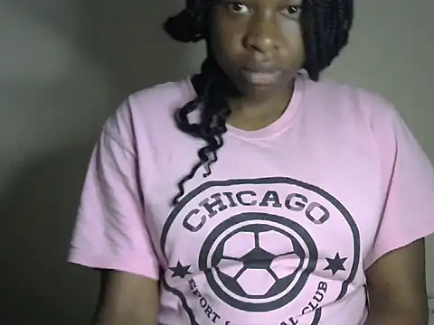 Novah  online show from November 5, 2025, 1:33 pm