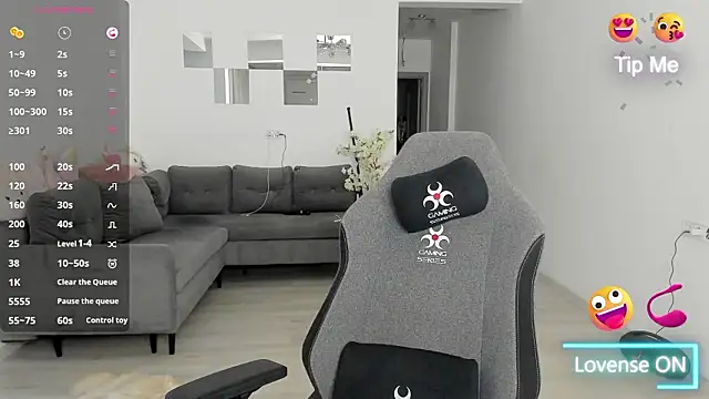 LovelyBianca online show from March 18, 2026, 1:53 am