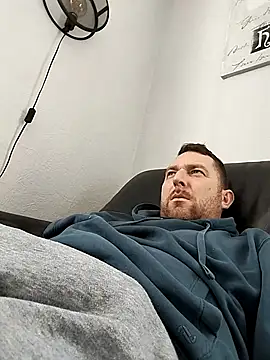 Snapshot of Au_plaisir_des_femmes chatting on February 7, 2026, 1:59 pm Au plaisir des femmes online show from February 7, 2026, 1:59 pm