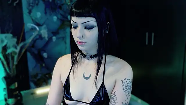 Madison Jackson online show from November 14, 2025, 9:02 pm