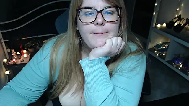 Snapshot of ZoeyLey chatting on March 27, 2026, 11:26 pm ZoeyLey online show from March 27, 2026, 11:26 pm