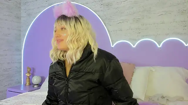 Giaa Ross online show from November 23, 2025, 7:52 am