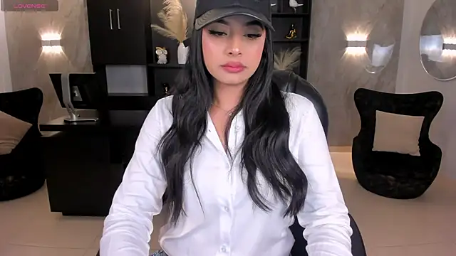 Snapshot of AlyssaDean chatting on November 1, 2025, 11:23 am AlyssaDean online show from November 1, 2025, 11:23 am