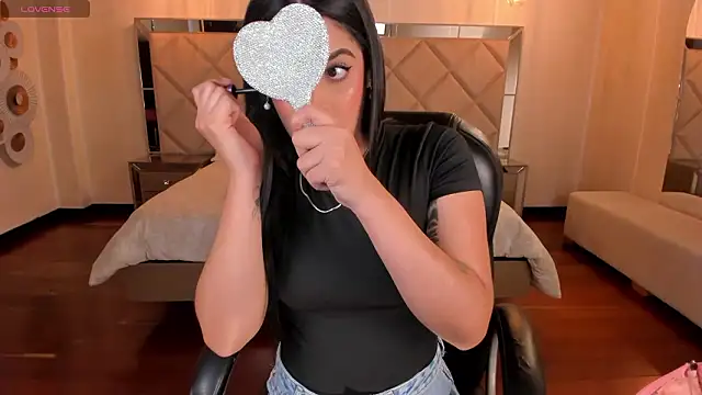 Snapshot of AlyssaDean chatting on February 3, 2026, 11:37 am AlyssaDean online show from February 3, 2026, 11:37 am