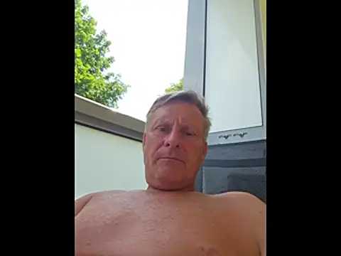 johnnym1 online show from June 26, 2026, 11:47 am