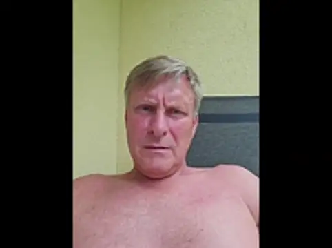 johnnym1 online show from July 17, 2026, 1:18 pm