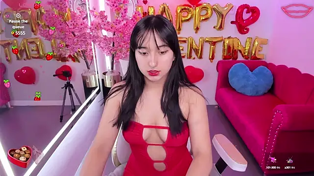 Miss dolly  online show from February 19, 2025, 12:33 pm