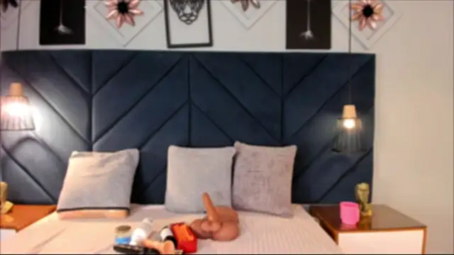 Snapshot of sarita_hills chatting on February 14, 2026, 4:09 am sarita hills online show from February 14, 2026, 4:09 am