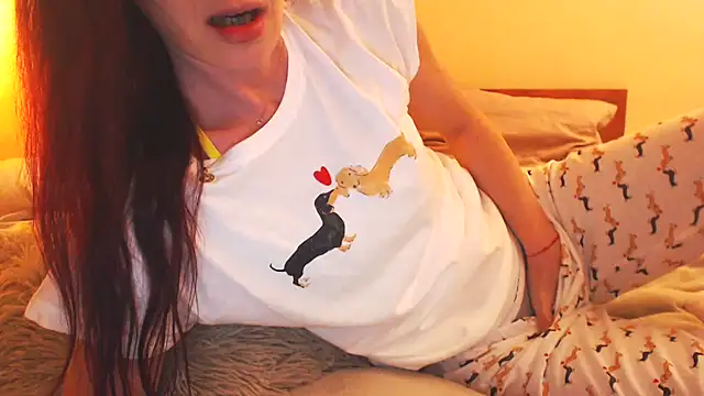 Snapshot of LovelyAndraGirl chatting on February 7, 2026, 6:44 pm LovelyAndraGirl online show from February 7, 2026, 6:44 pm