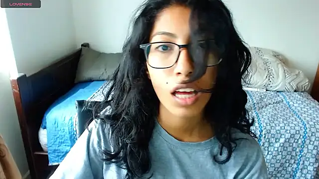 sofia rosse4 online show from January 11, 2026, 9:09 pm