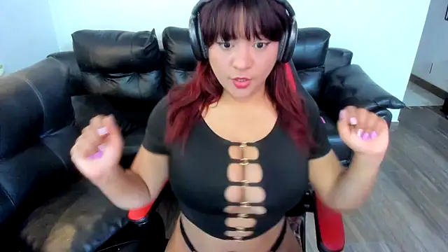 Snapshot of sofialove__ chatting on January 29, 2025, 1:05 am sofialove online show from January 29, 2025, 1:05 am