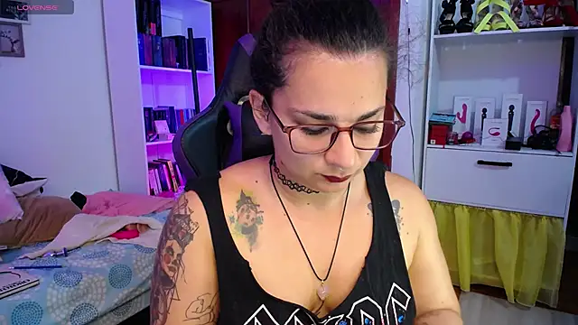 Snapshot of Amarantha_666 chatting on December 11, 2024, 11:10 pm Amarantha 666 online show from December 11, 2024, 11:10 pm