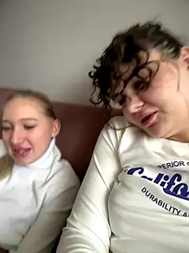 Snapshot of NikaMur chatting on October 26, 2025, 3:23 am NikaMur online show from October 26, 2025, 3:23 am