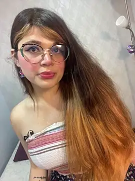 Snapshot of dayis_butera chatting on December 17, 2025, 11:49 am dayis butera online show from December 17, 2025, 11:49 am