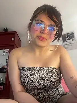 Snapshot of dayis_butera chatting on December 21, 2025, 2:13 pm dayis butera online show from December 21, 2025, 2:13 pm